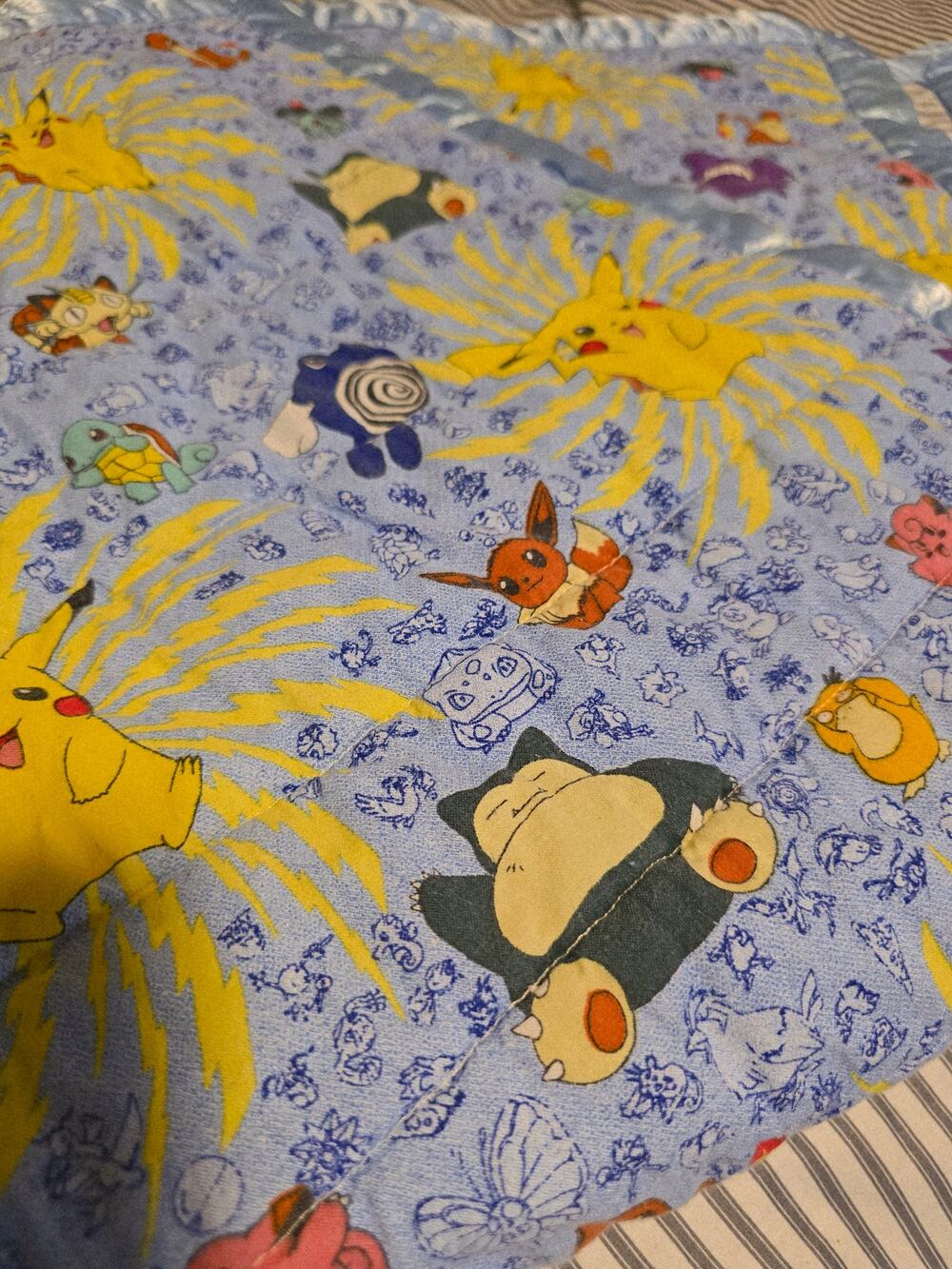 40x40 Vintage Pokémon Blanket